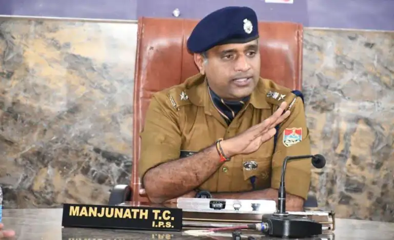 ब्रेकिंग न्यूज़ : नैनीताल जिले में कोतवाली, थाना, चौकी इंचार्जों के ट्रांसफर,एसएसपी मंजूनाथ टीसी ने किए ट्रांसफर 