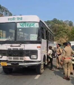 गुण्डा अधिनियम के तहत 01 आदतन अपराधी को ढोल नगाडे बजाकर दून पुलिस ने किया तड़ीपार
