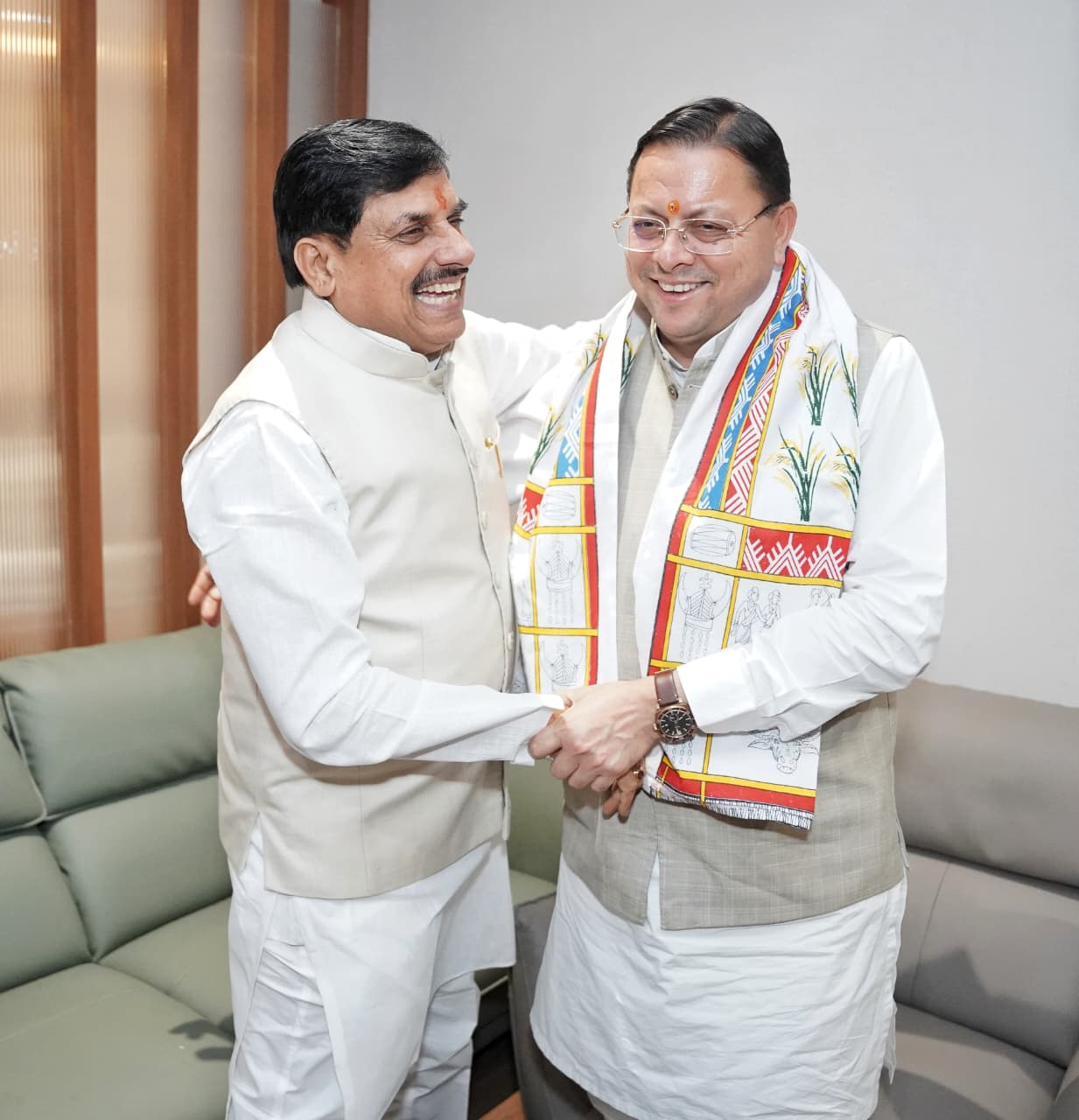 मुख्यमंत्री धामी ने की मध्य प्रदेश के मुख्यमंत्री मोहन यादव से शिष्टाचार भेंट