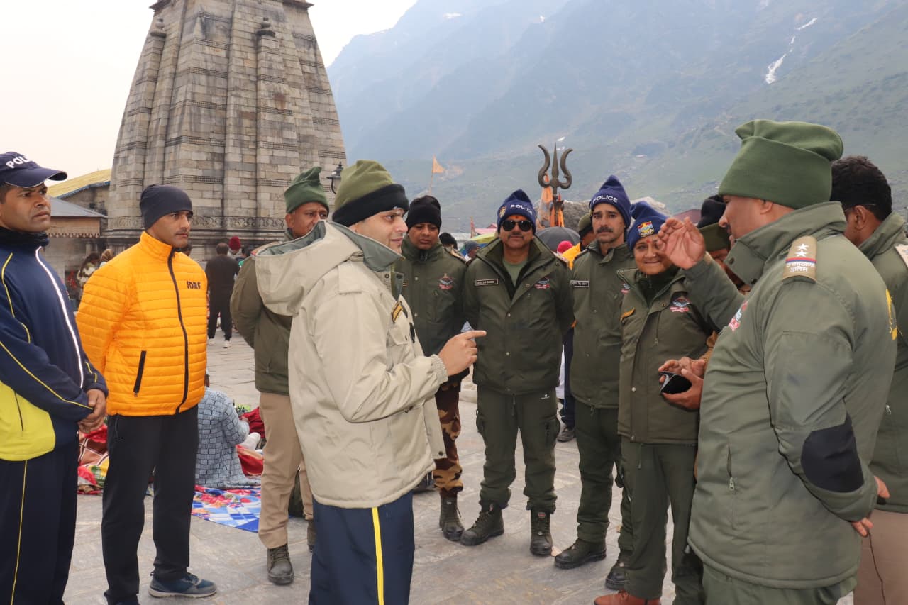 अर्पण यदुवंशी, सेनानायक SDRF पहुँचे ग्राउंड जीरो पर, केदारनाथ धाम एवं पैदल मार्ग का निरीक्षण व व्यवस्थाओं का लिया जायजा