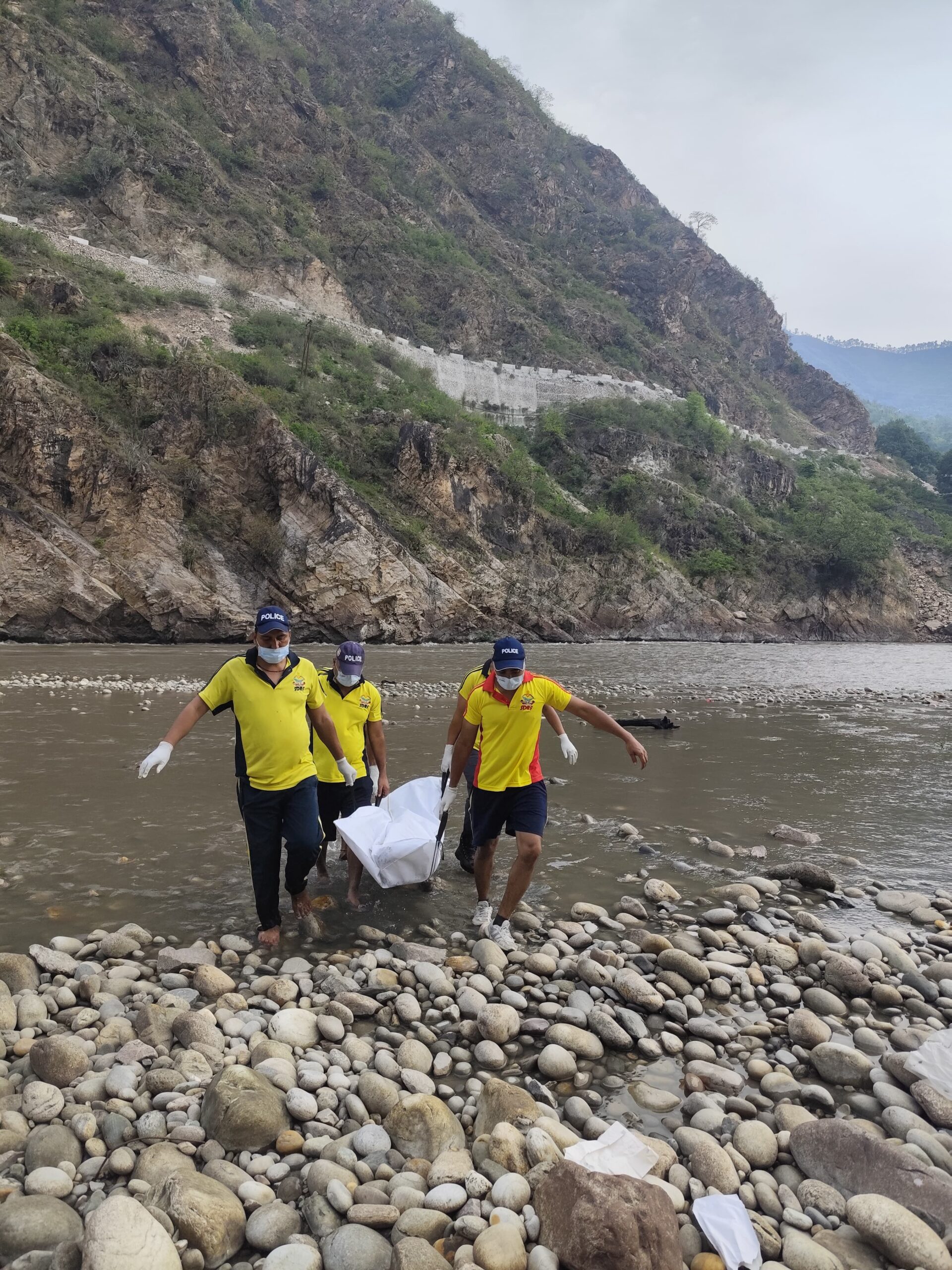 जवाड़ी बाईपास के समीप नदी से शव बरामद, SDRF ने चलाया रेस्क्यू अभियान