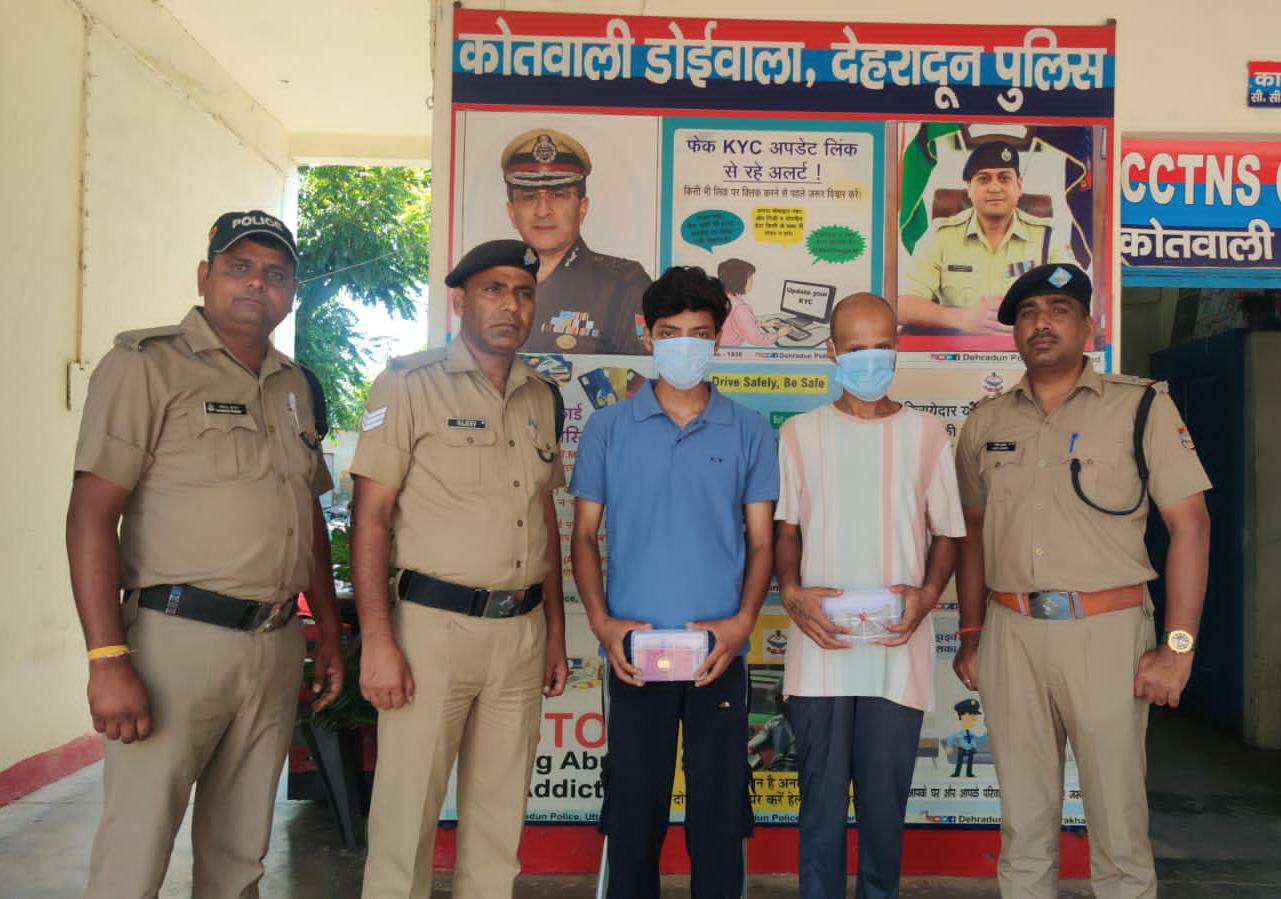 देहरादून: 12 घंटे में चोरी का खुलासा, अपने ही घर में चोरी करने वाले मामा-भांजे गिरफ्तार