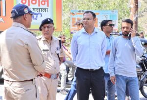 कर्णप्रयाग में एनएच-07 पर यातायात सुचारु, विवाद के बाद प्रशासन ने संभाला मोर्चा