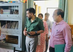 डीएम डॉ0 आशीष चौहान ने नारी निकेतन, बाल सुधार गृह एवं किशोरी गृह का किया निरीक्षण; सुरक्षा, स्वास्थ्य, शिक्षा एवं पुनर्वास व्यवस्थाओं को और सुदृढ़ बनाने के दिए निर्देश