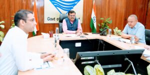 उत्तराखंड पर्यटन को नई दिशा: 5 वर्षीय रोडमैप तैयार करे विभाग, प्रचार-प्रसार और नए पर्यटन उत्पादों पर फोकस — मुख्य सचिव