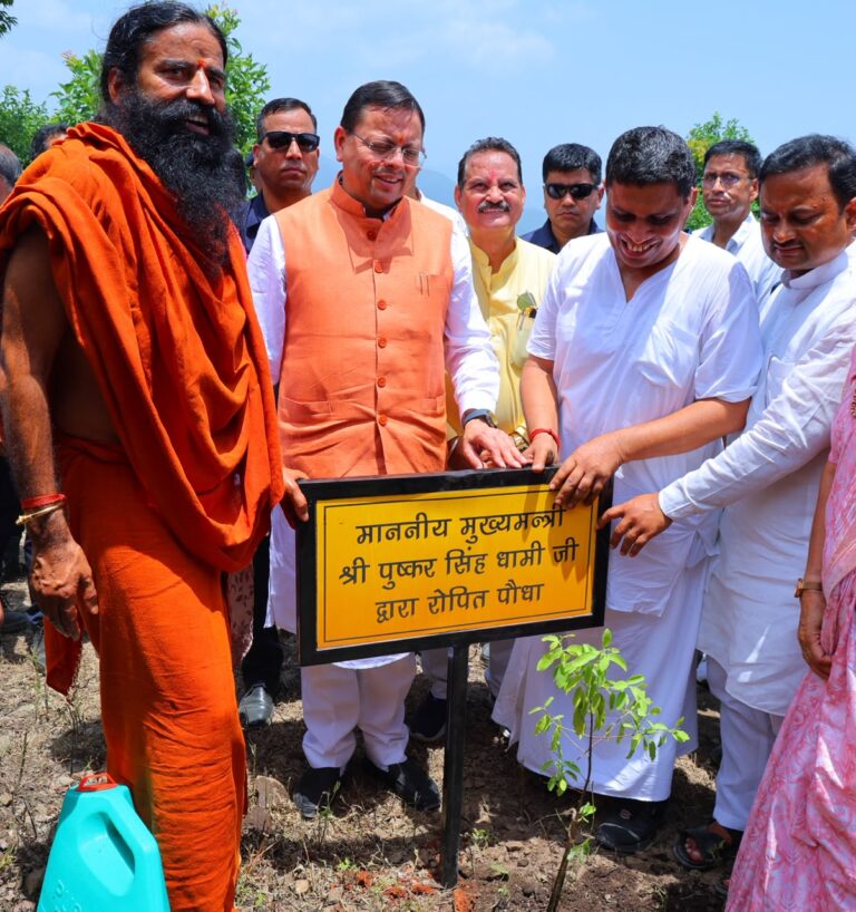 हरेला पर्व पर मालाग्राम पहुंचे मुख्यमंत्री धामी, पौधरोपण कर दिया हरित संरक्षण का संदेश